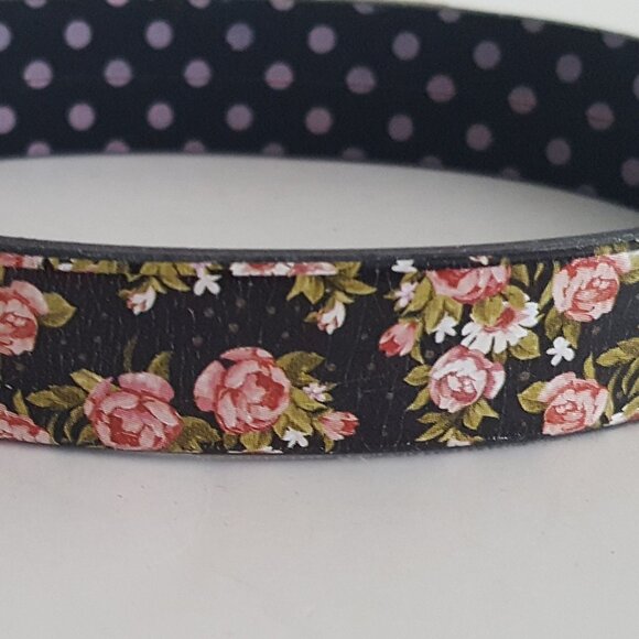 Floral Silicone Wristband Hot Topic - Picture 3 of 5
